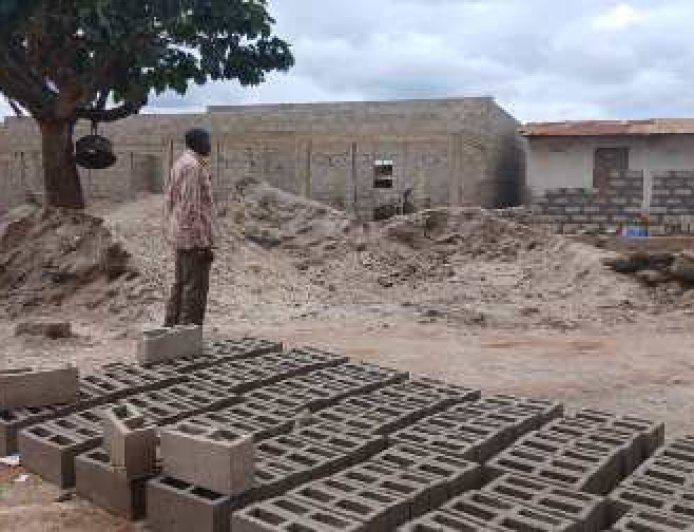 Bayota : Le COGES mobilise les communautés pour moderniser un groupe scolaire vieux de 76 ans