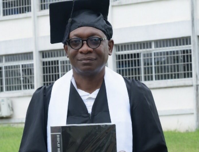 Administration des Affaires (DBA) : Samuel Amani décroche le Doctorat en Communication