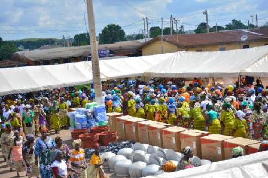 Poro : Madjara Tiégbana Coulibaly apporte d’importants appuis matériel et financier aux femmes de Korhogo