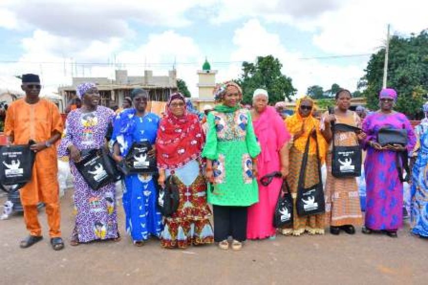 Poro : Madjara Tiégbana Coulibaly apporte d’importants appuis matériel et financier aux femmes de Korhogo