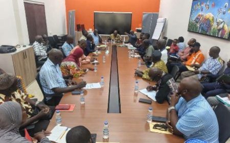 Bouaké : La Mairie mobilise les COGES de Belleville pour améliorer l’hygiène et la sécurité dans les écoles