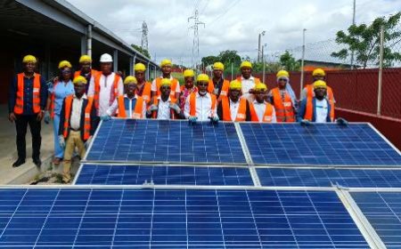 Energie solaire : Former les journalistes et les enseignants pour faire basculer l’opinion