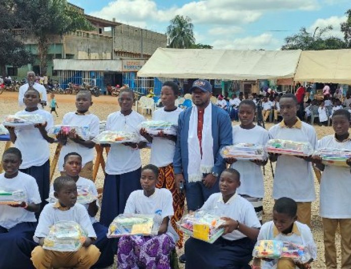 Rentrée scolaire solidaire M’Batto : L’ONG Vision Plus, Espoir de vie offre 200 kits scolaires pour la rentrée
