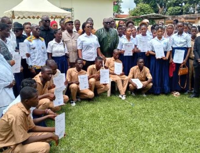 Séguéla : Le Conseil Régional du Worodougou soutient 312 élèves avec des prises en charge scolaire