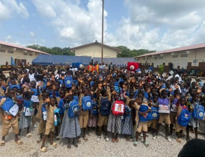 Sola-Boni Broukro – Éducation : N’Klo Bakan échange 550 sacs de riz contre des sacs scolaires