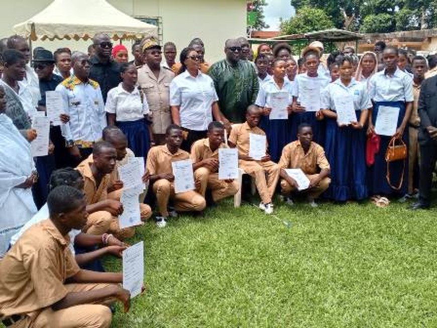 Séguéla : Le Conseil Régional du Worodougou soutient 312 élèves avec des prises en charge scolaire