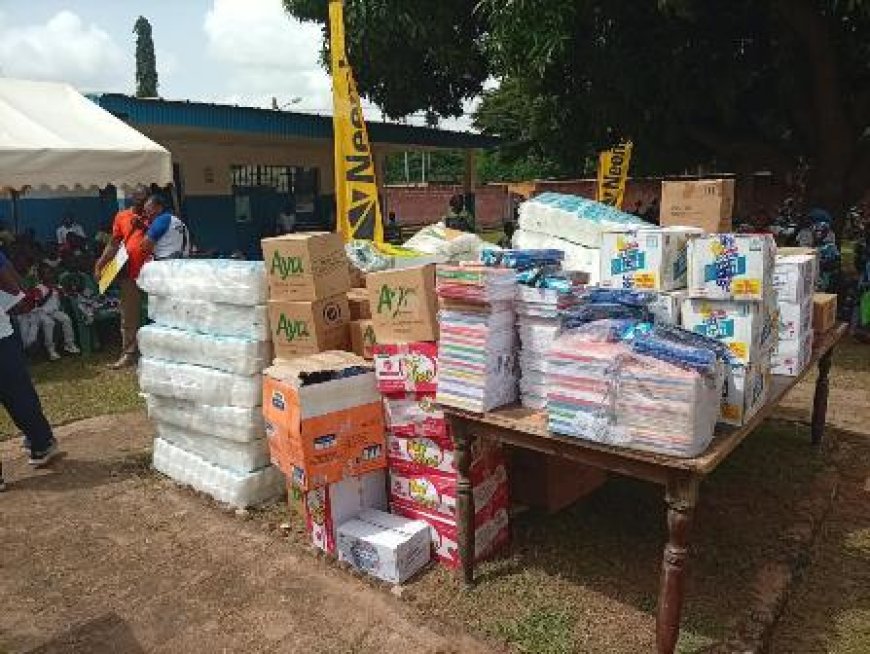 Korhogo : Le Groupe Neemba offre des vivres et des médicaments à des enfants orphelins et vulnérables